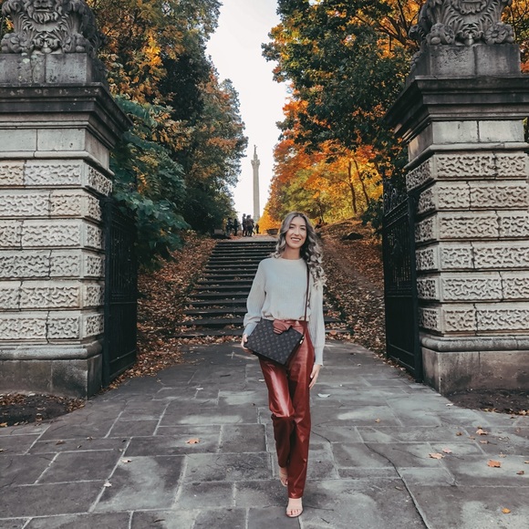 ✨SOLD✨ Louis Vuitton Courcelle Monogram - Picture 2 of 13